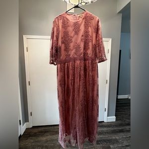Unique vintage blush lace 3quater length sleeve dress size 1xl worn once